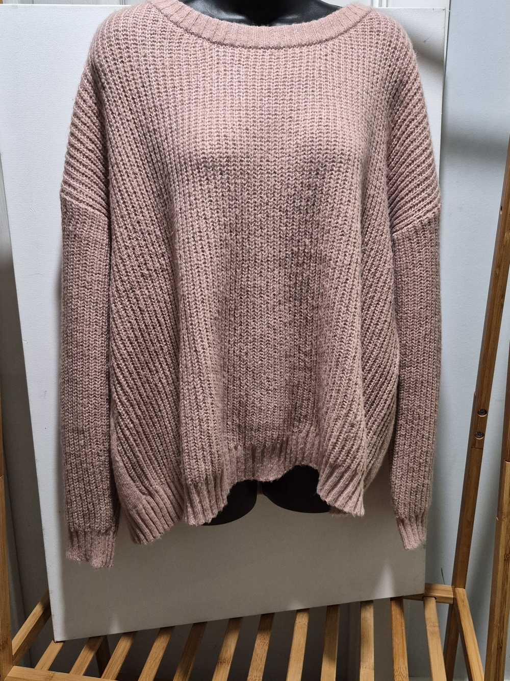 EVRI Soft Rose Blush Crewneck Sweater